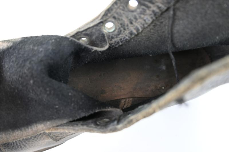 British WW2 Signel Ammo Boot