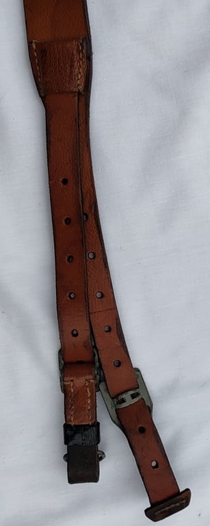 Reproduction German 'Y' straps