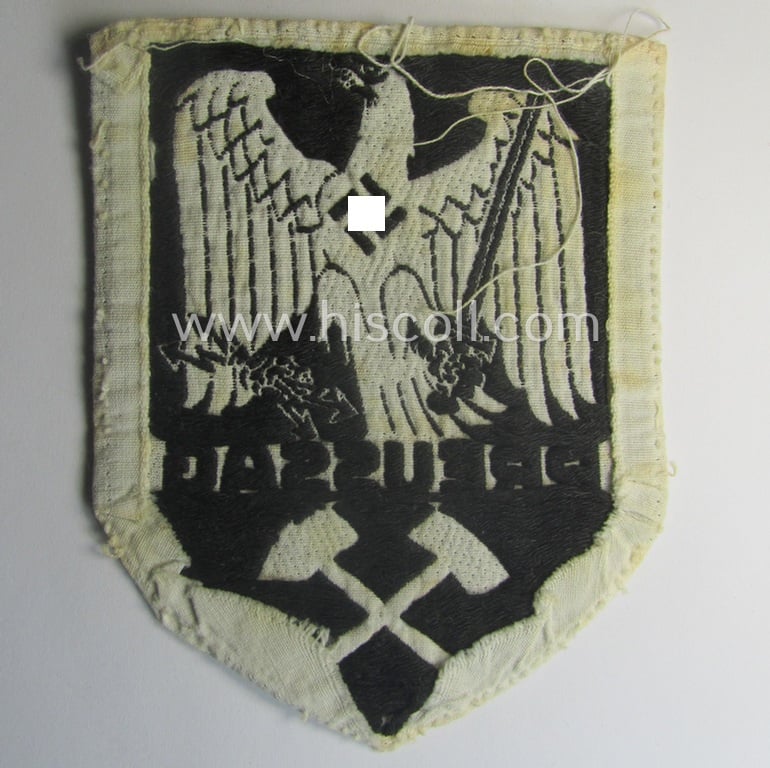 Unusual, linnen-based and/or 'BeVo'-woven TR-period-sports-patch (ie. 'Sporthemd-Abzeichen') as was specifically intended for usage by employees working for the: 'Preussag AG'