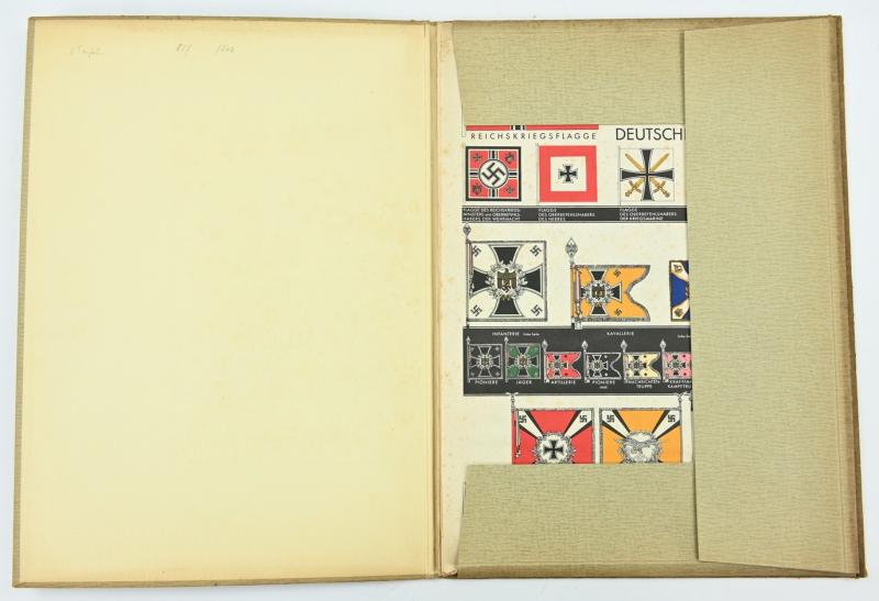 German Wehrmacht Booklet 'Fahnen und Uniformen'
