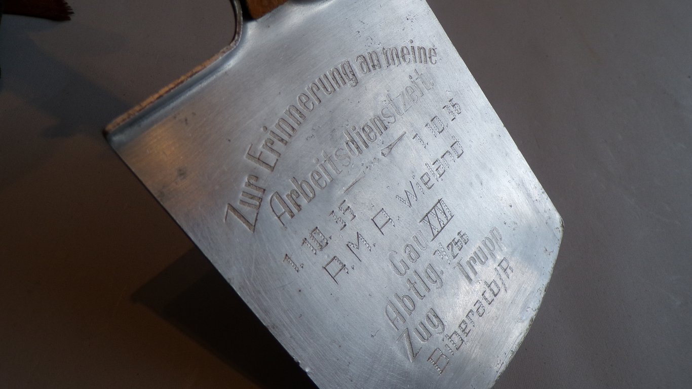 RAD Miniature Remembrance Spade