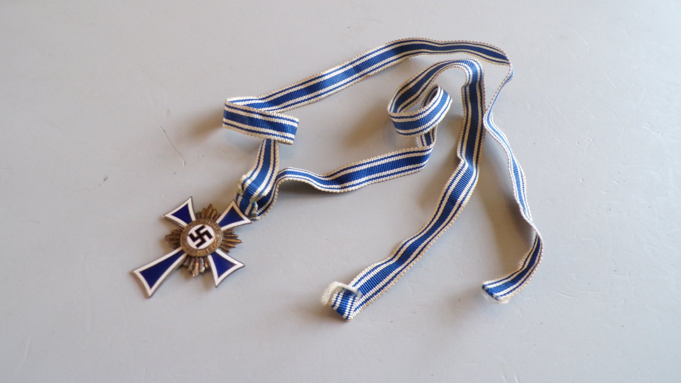 Ehrenkreuz der Deutschen Mutter Silber