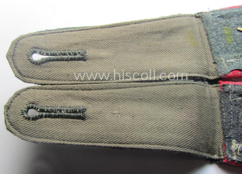 Pair of WH (Heeres), early-war period- (ie. 'M40'-pattern) typically 'standard-issued', NCO-type shoulderstraps as was specifically intended for an: 'Oberfeldwebel eines Panzerjäger-Abts.'