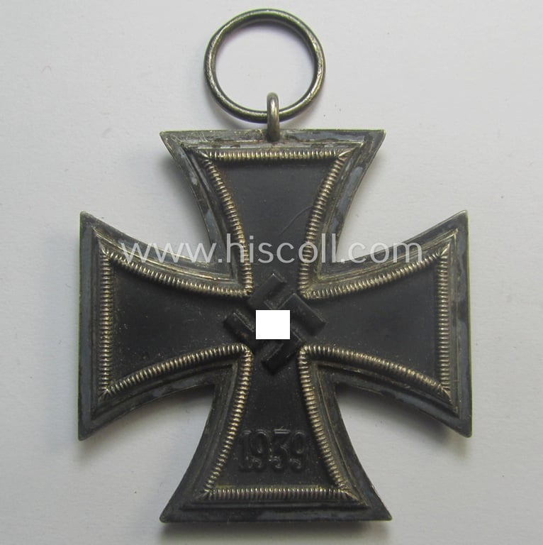 'Eisernes Kreuz II. Klasse' being a maker- (ie. '86'-) marked example by the maker (ie. 'Hersteller'): 'Paulmann & Crone'
