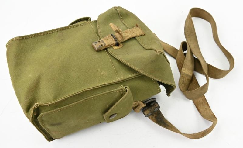 British WW2 Leightweight Gasmask in Carrying Bag