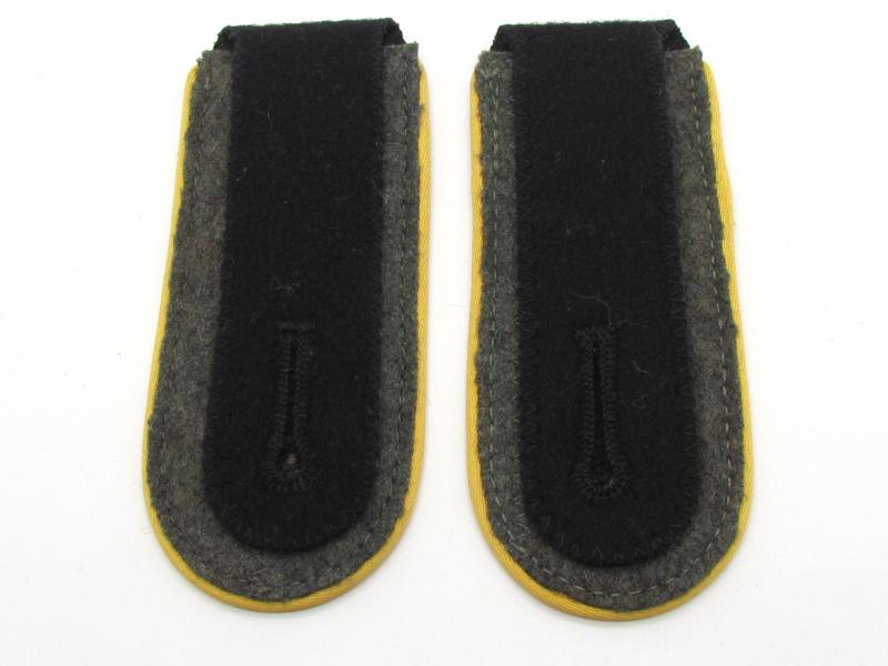 Waffen SS Reconnaissance (Aufklärung) Shoulder Boards