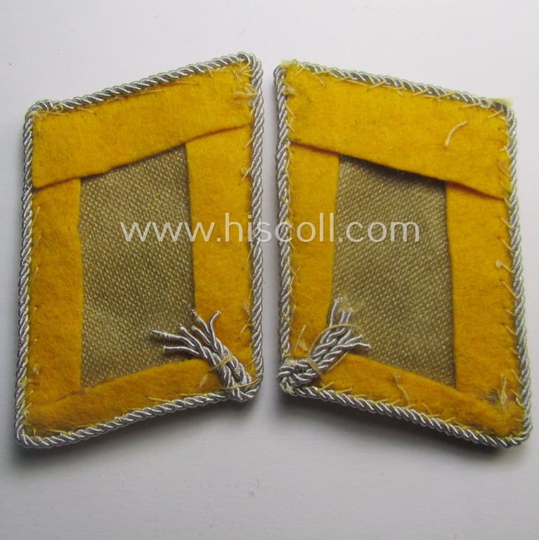 Pair of WH (LW) officers'-type collar-patches (ie. 'Kragenspiegel') as executed in golden-yellow-coloured wool as was intended for usage by a: 'Hauptmann der Flieger-o. Fallschirmjäger-Trpn.'