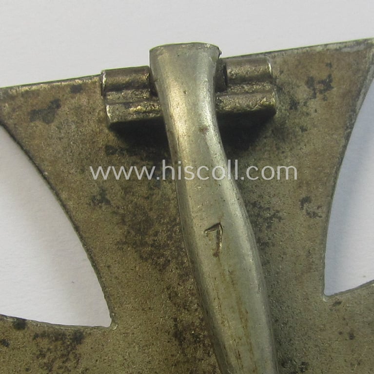 'Eisernes Kreuz 1. Kl.' (or: Iron Cross 1st class) being a maker- (ie. '7'-) marked example by the maker (ie. 'Hersteller'): 'Paul Meybauer'