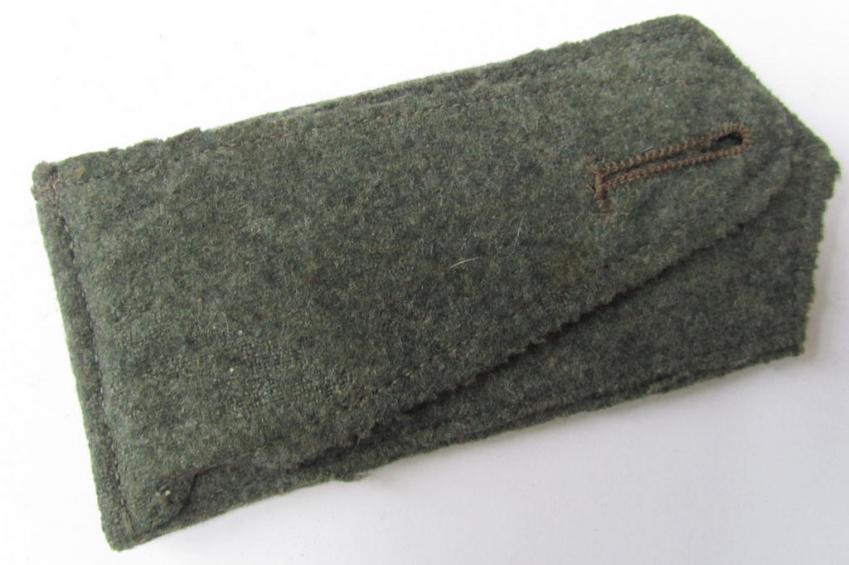 Neat - albeit regrettably single - 'cyphered'- (and IMO early- ie. mid-war-period-) WH (Kriegsmarine) enlisted-mens'-type shoulderstrap, as was intended for a: 'Soldat eines Küsten-Artillerie-Regiments' 