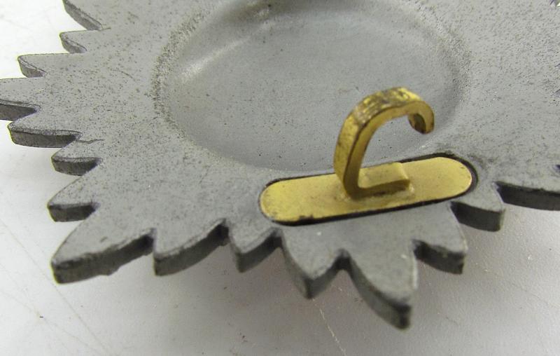 German Eastern Peoples Award 1st Class '100' in Gold