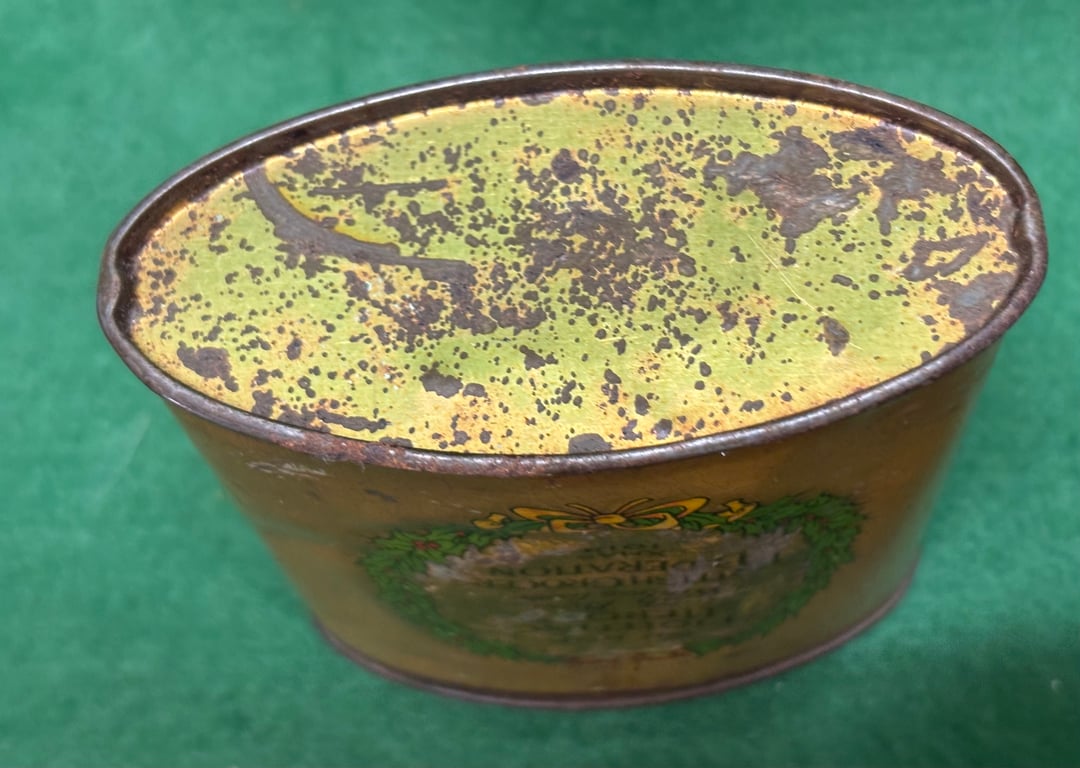 1914 British Grocers Federation Christmas Tin