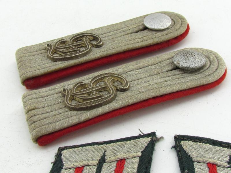 Wehrmacht 'Grossdeutschland' artillery insignia set