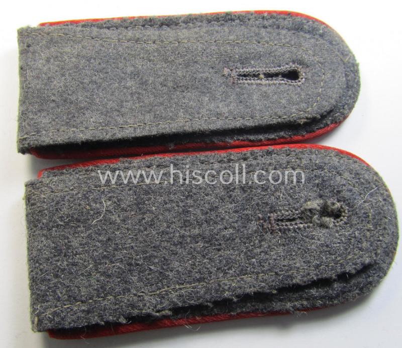 Attractive - and fully matching! - pair of WH (Luftwaffe), enlisted-mens'-type shoulderstraps as was intended for - and clearly used by! - a: 'Soldat eines Flakartillerie-Regiments o. Abteilungs'