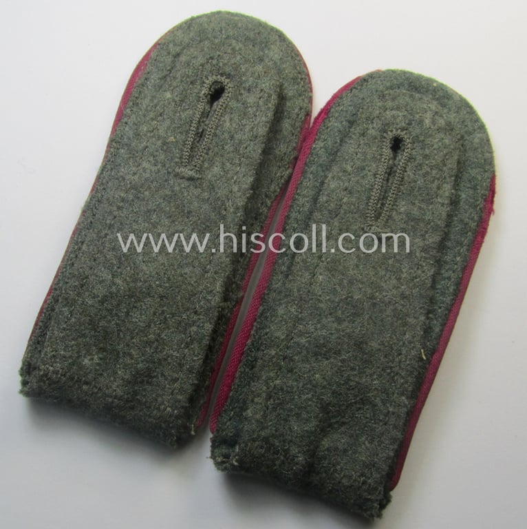 Superb pair of WH (Heeres) M41- o. M43-pattern, NCO-type shoulderstraps: 'Feldwebel eines (Nebel)Werfer-Rgts. o. Abtgs.'