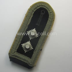 Single, Waffen-SS NCO-type shoulderstrap: 'SS-Hauptscharführer' who served within...
