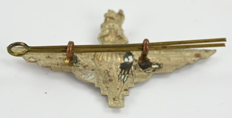 British WW2 Airborne Paratrooper Cap Badge