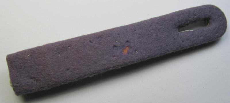 Neat - albeit regrettably single! - 'Luftschutz'- (ie. RLB-) related officers'-pattern shoulderboard ('Schulterstück') as was intended for: 'RLB'-officers holding the rank of: 'Luftschutzoberführer' (comparable with an: 'Oberleutnant'-rank...