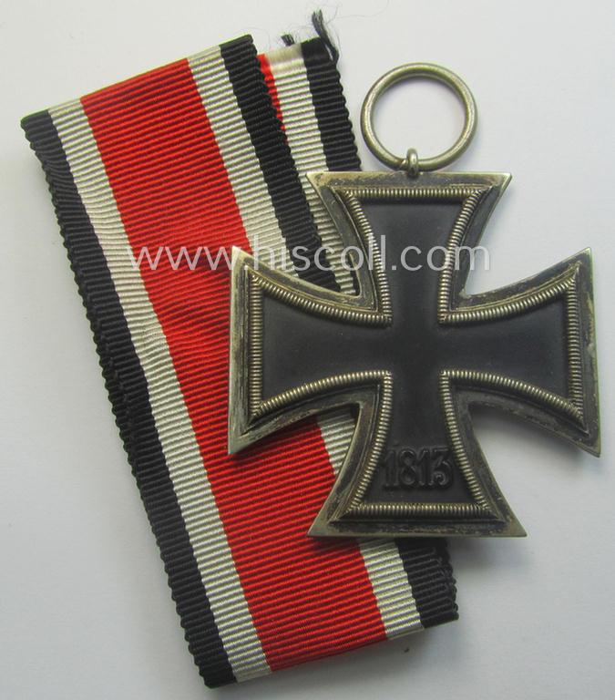 'Eisernes Kreuz II. Klasse' being a (typical) non-maker-marked example by a (by me) unidentified maker (ie. 'Hersteller')