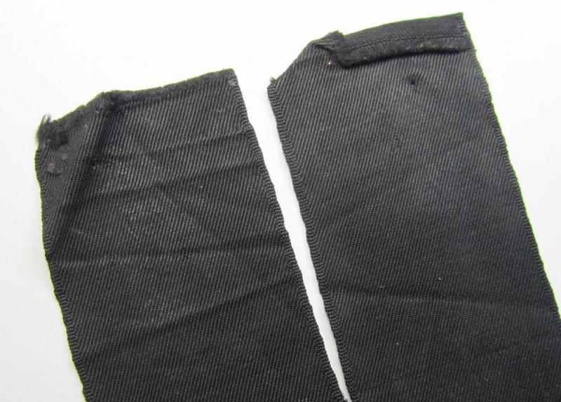Superb - and most certainly rarely seen! - WH (Heeres) related cuff-title (ie. 'Ärmelstreifen') being a typical black-coloured- and linnen-based example showing the (neatly silver-toned- and 'flatwire'-woven!) text that reads: 'Propagandakompani...