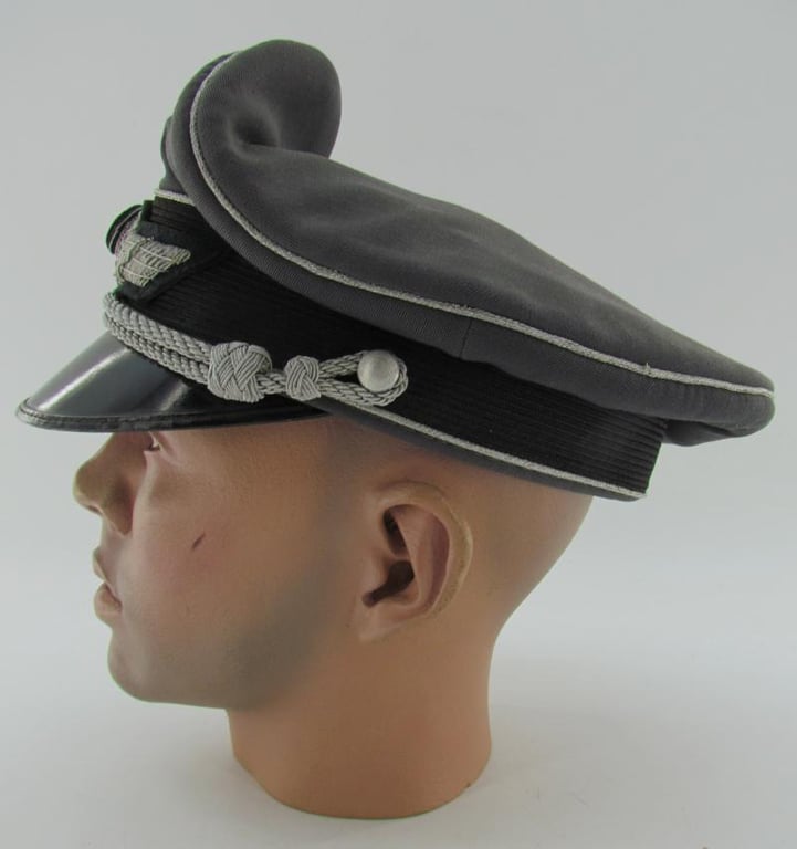 Luftwaffe officer visor cap ‘Schirmmütze’