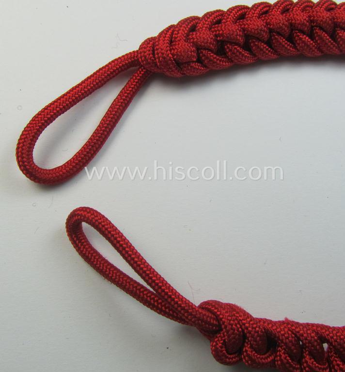 Attractive - and scarcely encountered! - HJ/DJ (ie. 'Hitlerjugend' etc.) so-called: 'leaders-lanyard' (ie. 'Führerschnur') as was intended for usage by a youth-member holding the rank of: 'HJ-Bannführer' (ie. 'DJ-Jungbannführer')