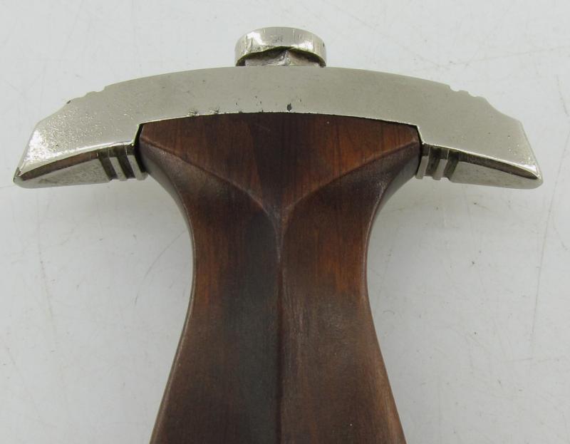 SA Dagger by M7/33 – F.W. Höller with Three Piece Hanger