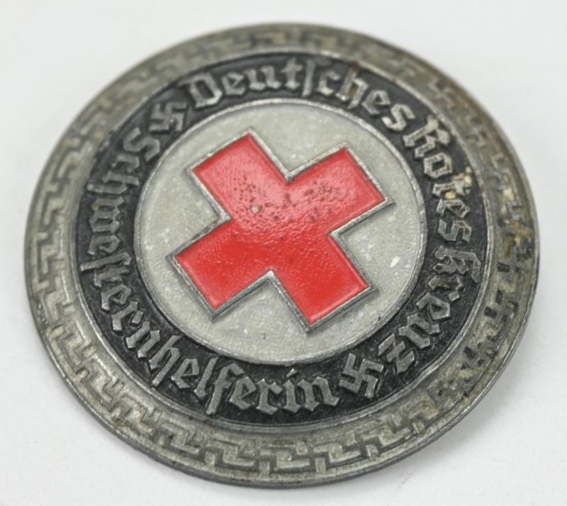 German DRK 'Schwesternhelferin' Badge