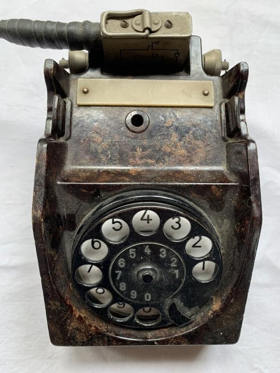 Rotary Desk (Field) Telephone 'Vermittlungsklinke' -1940-
