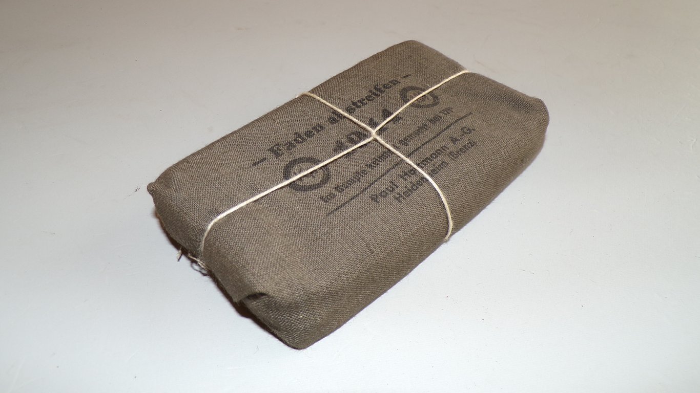 Verbandpäckchen (field dressing) 1944