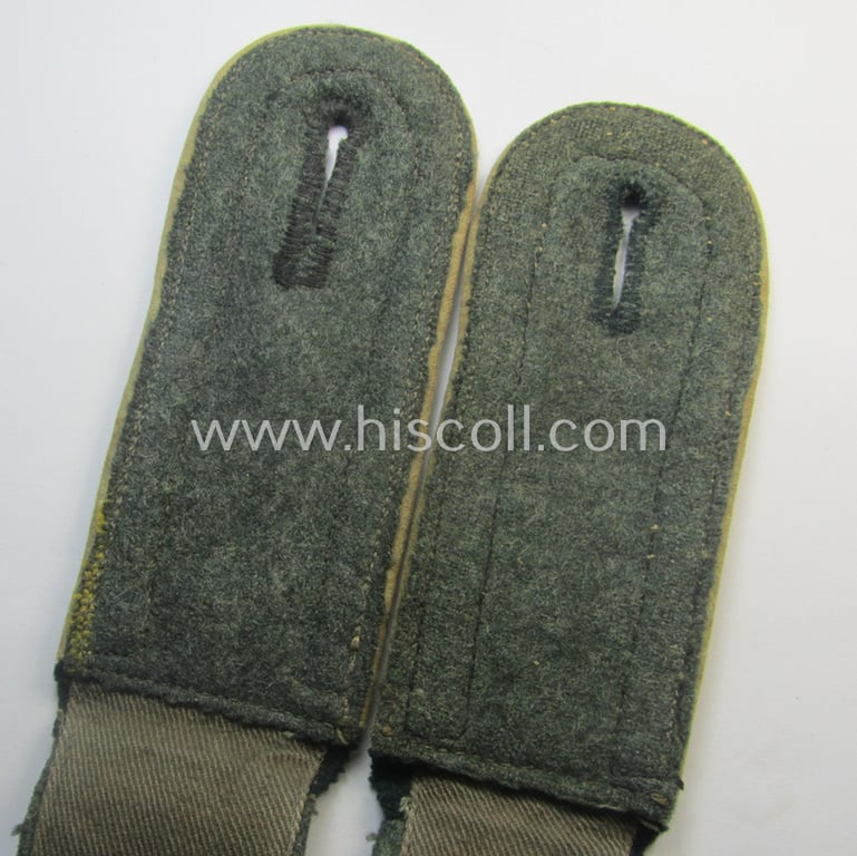 Pair WH (Heeres) NCO-type (ie. 'M40'-pattern) shoulderstraps: 'Unteroffizier einer Infanterie-Rgts.'