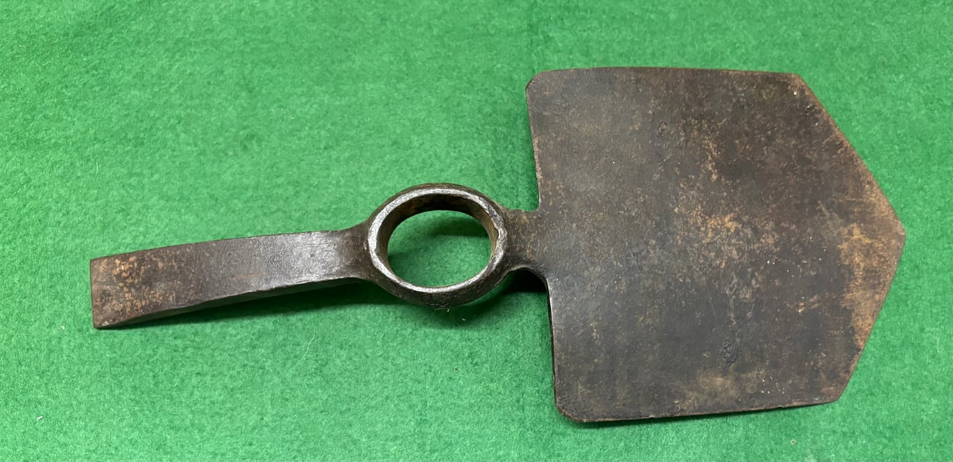 WW1 Intrenching Tool Head dated 1918