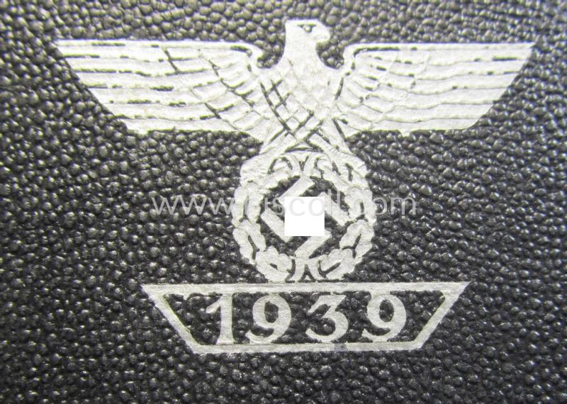 Superb - and rarely seen! - example of a: 'Wiederholungsspange zum EK I. Klasse' (or: bar to the WWI IC first-class) by the maker (ie. 'Hersteller'): 'B.H. Mayer's Kunstprägeanstalt' and that comes stored in its accompanying etui