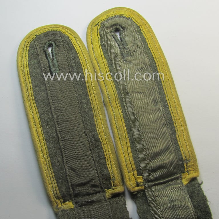 Pair of later-war-period, WH (Heeres) so-called: 'M44'-styled, 'simplified', NCO-type shoulderstraps as was intended for an: 'Uffz. der Nachrichten-Trpn.'