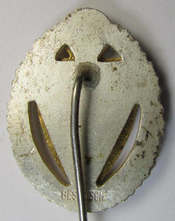 Honorary-membership lapel-pin (aka: 'Silberne Ehrennadel für 25 Jahre Mitgliedschaft im Deutscher Reichskriegerbund Kyffhäuser' (ie. 'D.R.K.B.') being a non-maker-marked example that bears a: 'Ges.Gesch.'-designation on its back