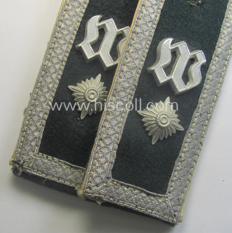 Superb - and fully matching! - pair of WH (Heeres), early- (ie. pre-) war-period- (ie. 'M36 o.40'-pattern) 'cyphered' NCO-type shoulderstraps as was intended for - and clealry worn by! - a: 'Feldwebel des Wachbatallions Berlin'