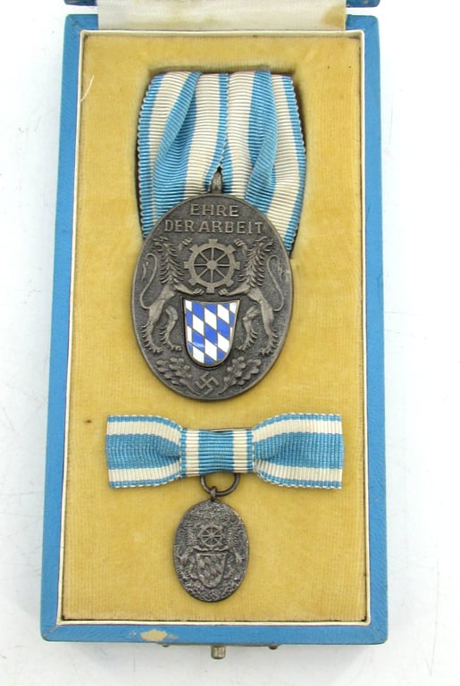 Treudienstabzeichen der Bayerischen Industrie + miniature + etui