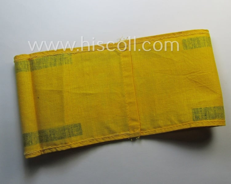 Attractive - and most certainly scarcely found! - linnen-based- and/or neatly printed, golden-yellow-coloured (I deem) HJ- (ie. 'Hitlerjugend'-) related armband (ie. 'Armbinde') entitled: 'Kampfrichter' as was intended for a referee