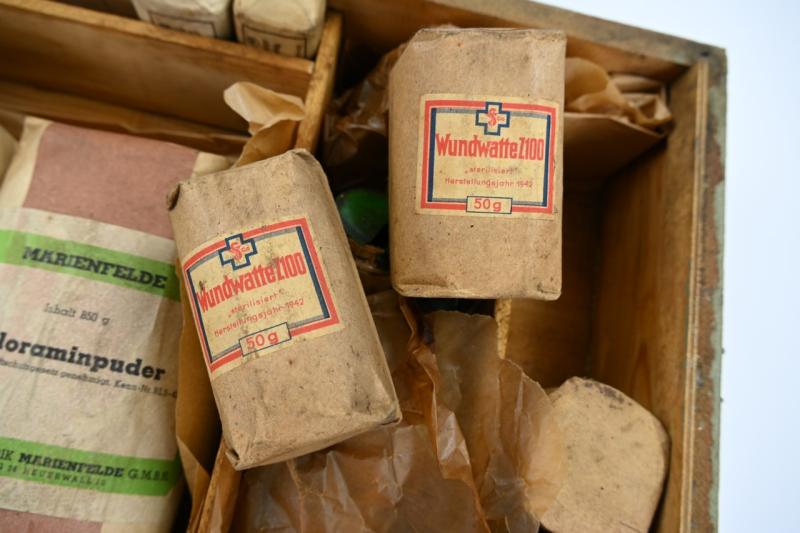 German LS Wooden Animal Air-raid medical box