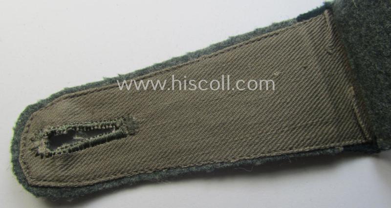 Single, WH (Heeres) EM-type 'cyphered' shoulderstrap: 'Soldat des Artillerie-Regiments 52'