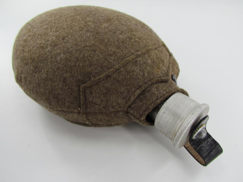 Large M31 medical canteen marked ESB 40