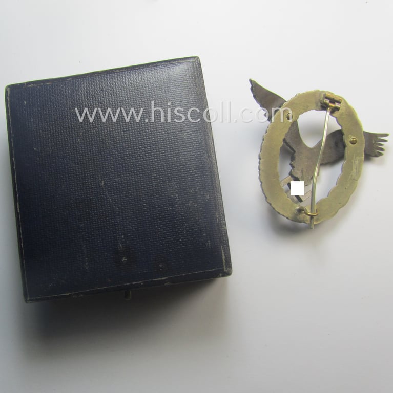 Superb, WH (Luftwaffe) 'Flugzeugführer-Abzeichen' (or: pilots'-badge) being a (typical) non-maker-marked- and/or: 'Buntmetall'-based example by the maker: 'Friedrich Linden' and that came stored in its period etui