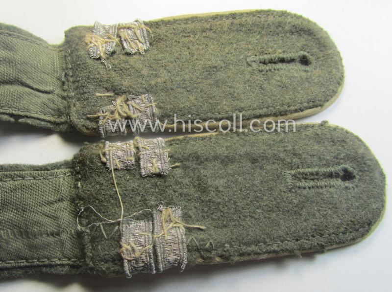 Pair of WH (Heeres), 'M40 o. M43'-pattern EM-type shoulderstraps: 'Soldat u. Offz.-Anwärter u. Mitglied eines Inf.-Rgts.'