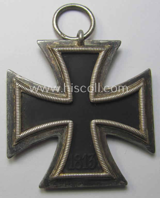 'Eisernes Kreuz II. Klasse' being a clearly maker- (ie. '24'-) marked example by the: 'AG der Hanauer Plakettenhersteller'