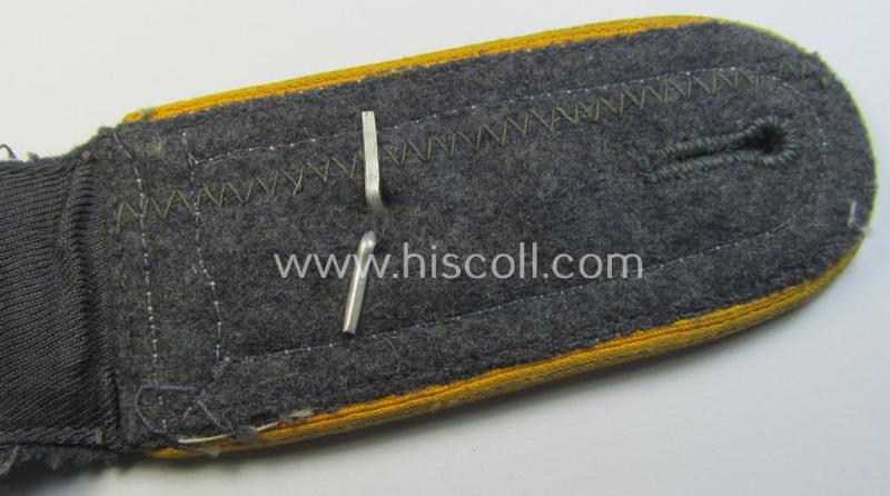 Attractive - albeit regrettably single! - WH (Luftwaffe) NCO-type shoulderstrap as piped in the golden-yellow- (ie. 'goldgelbener'-) coloured branchcolour as was intended for a: 'Feldwebel der Flieger o. Fallschirmtruppen'