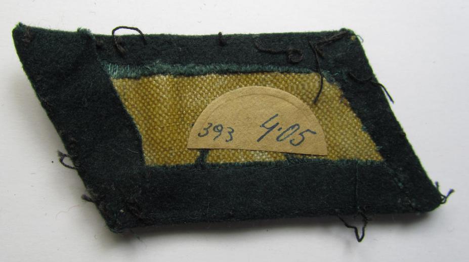 Fully matching pair of WH (Heeres) officers'-type collar-tabs, as was piped in the bright-red-coloured branchcolour as was intended for usage by an: 'Offizier der (Sturm)Artillerie-Truppen'