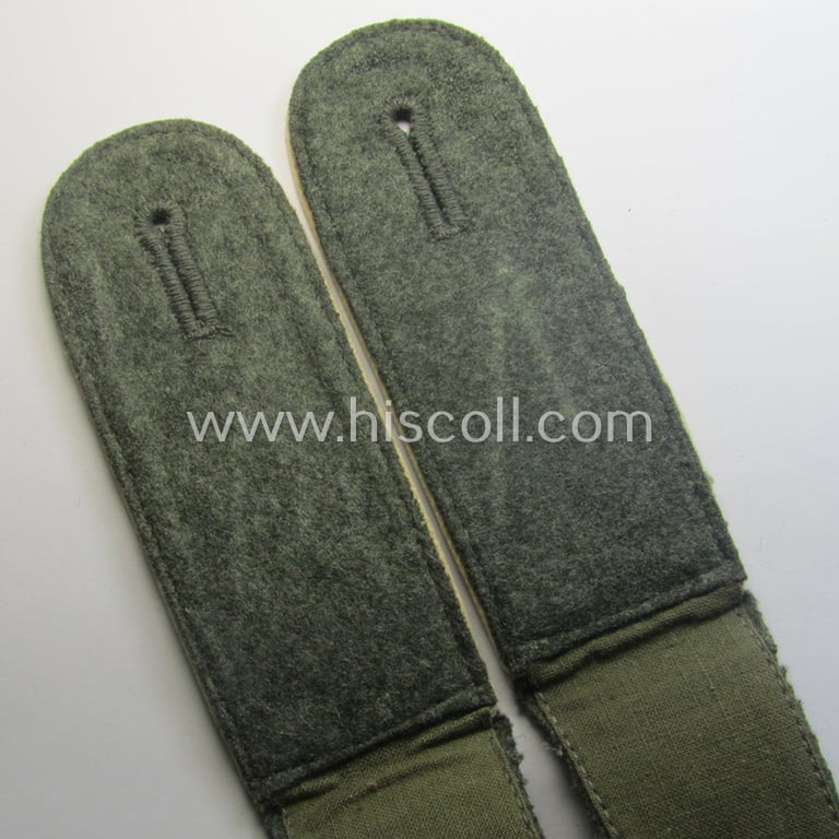 Pair of early- (ie. mid-) war-period WH (Heeres), 'M40'-pattern (rounded-styled and neatly 'cyphered') EM-type shoulderstraps as was intended for a: 'Soldat des Wehr-Ersatzdienstelle im Wehrkreises IX'