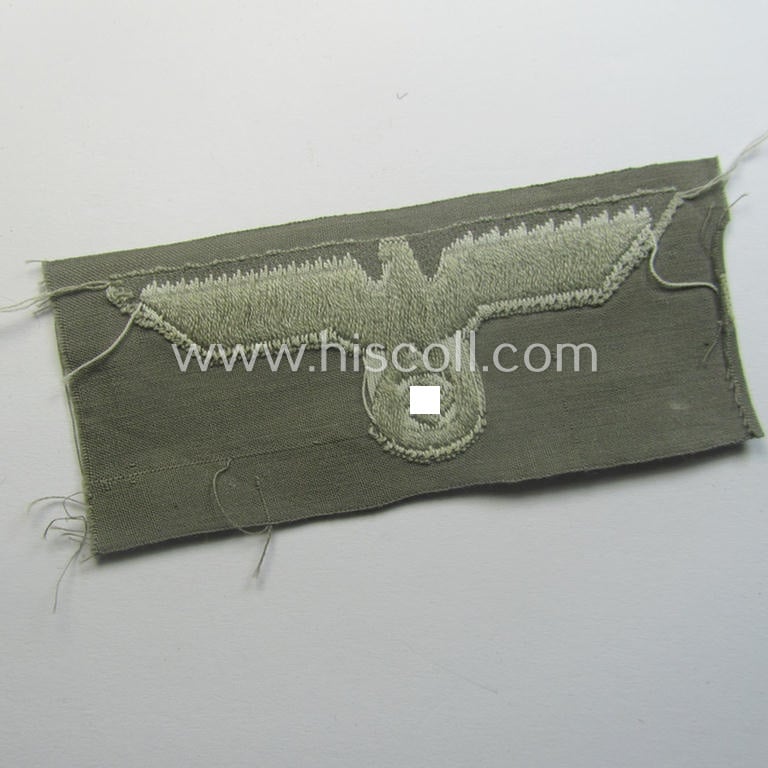 Early-period- (ie. 'M35'-pattern) WH (Heeres) white-coloured side-cap-eagle (ie. 'Schiffchenadler für Manns. u. Uffz.')