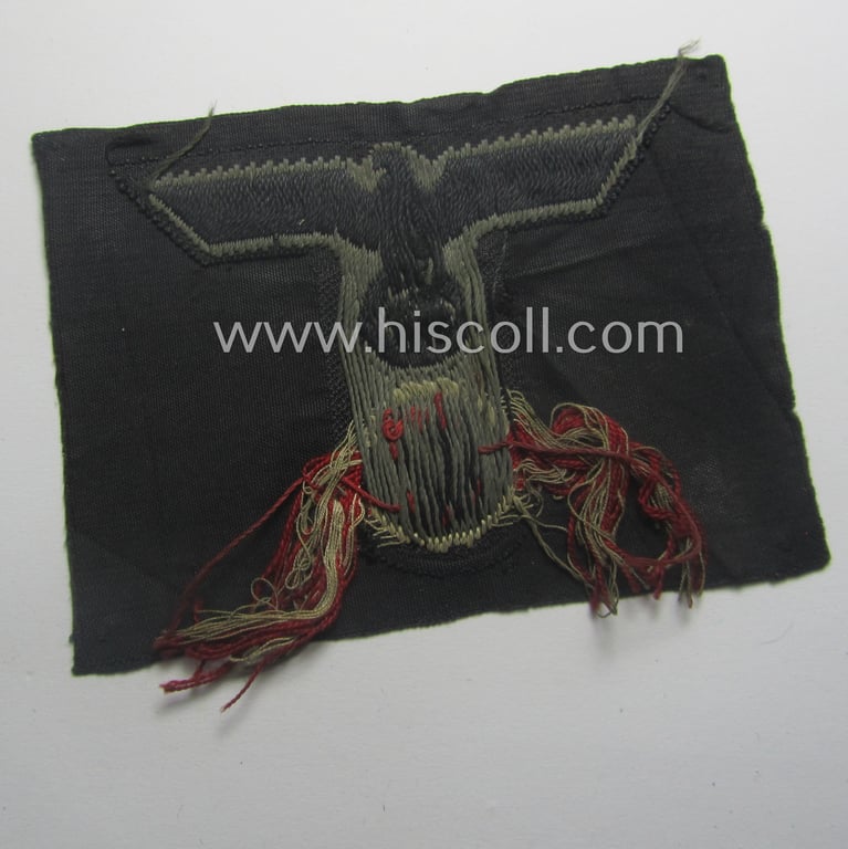 Superb - 'virtually mint- ie. unissued'! - WH (Heeres) 'Pz'-related, 'T-shaped' ie. 'M42'-pattern cap-eagle/cocarde (ie. 'Mützentrapez') as executed in 'BeVo'-weave pattern as produced for usage on the (impopular) 'M-42'-model Pz-side-caps