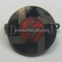 'Mitgliedsabzeichen des Deutsches Jungvolk in der HJ' (being...