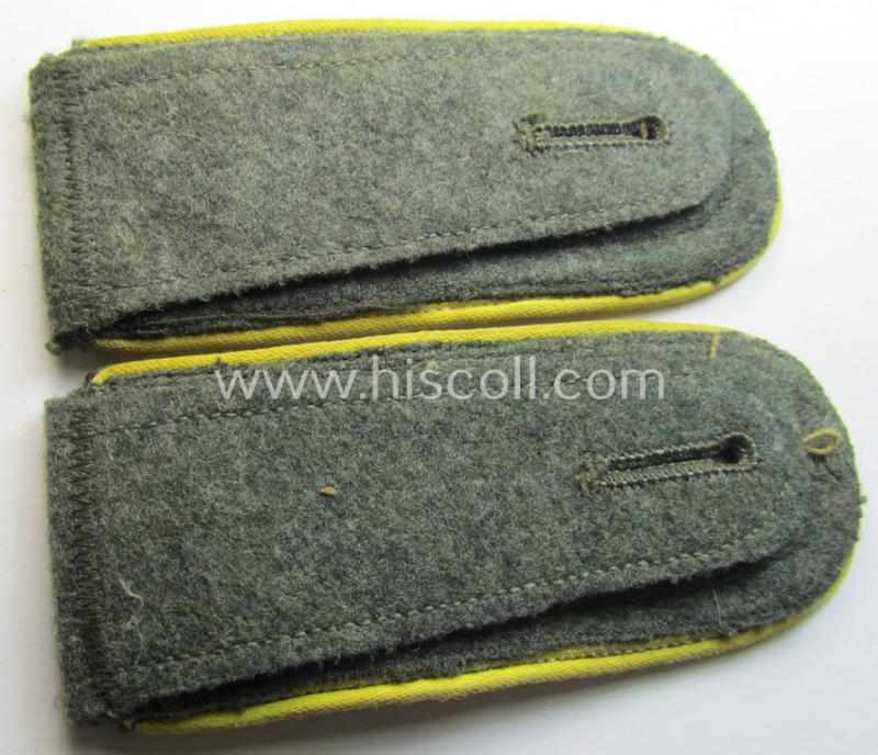 Attractive - and fully matching! - pair of WH (Heeres) NCO-type (ie. 'M40- o. M43'-pattern) shoulderstraps as was intended for usage by an: 'Oberfeldwebel eines Heeres Nachrichten-Abteilungs'